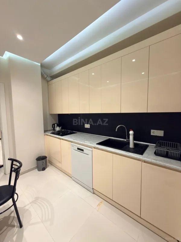 Kirayə verilir 2 otaqlı mənzil 100 m²