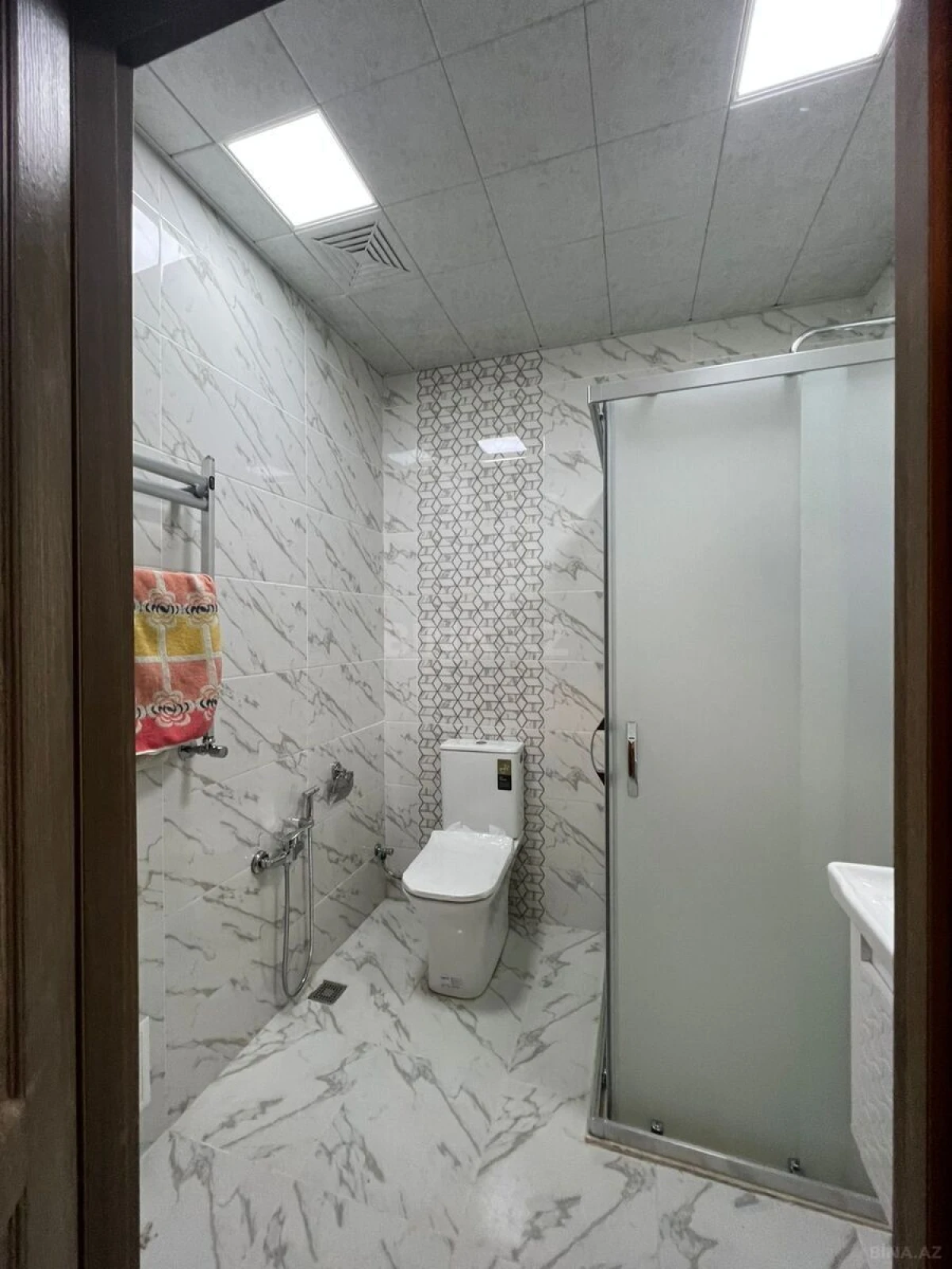 Kirayə verilir 2 otaqlı mənzil 60 m²