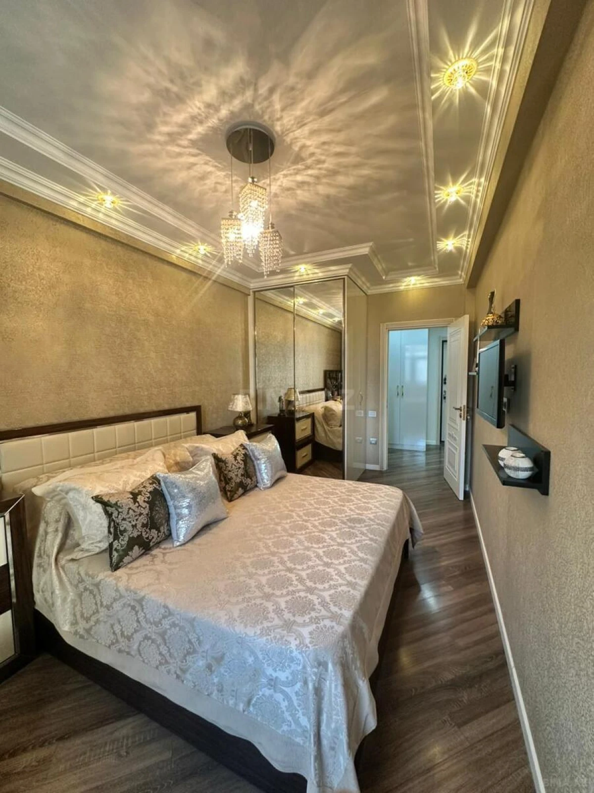 Satılır 2 otaqlı mənzil 66 m²