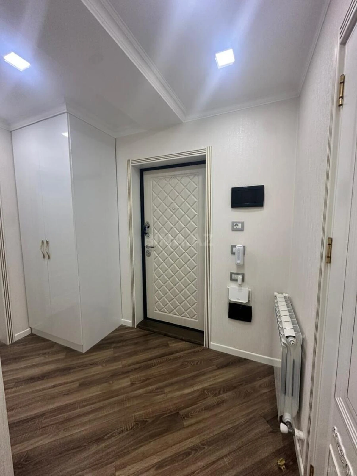 Satılır 2 otaqlı mənzil 66 m²