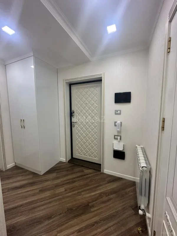 Satılır 2 otaqlı mənzil 66 m²