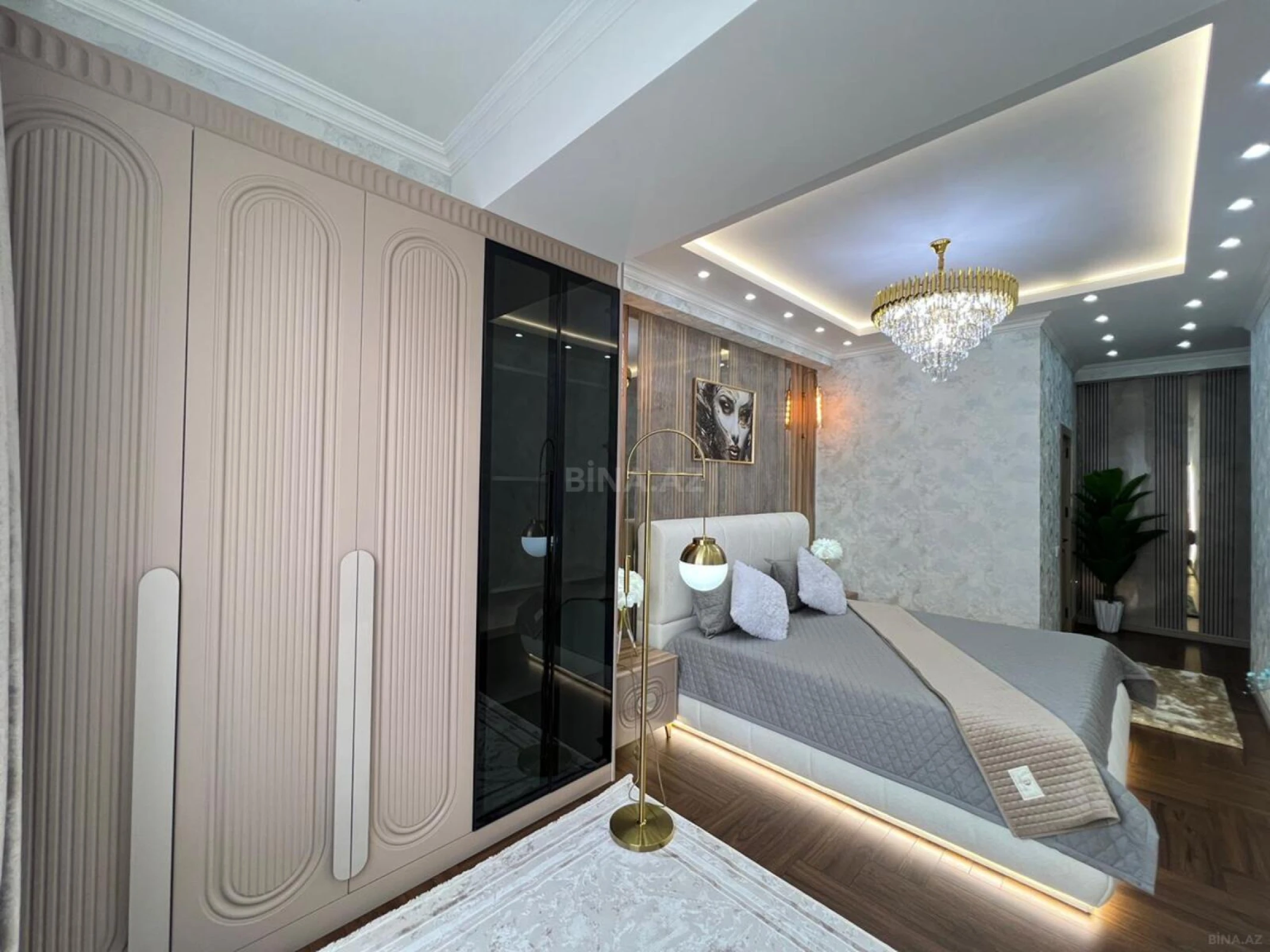 Satılır 3 otaqlı mənzil 129 m²