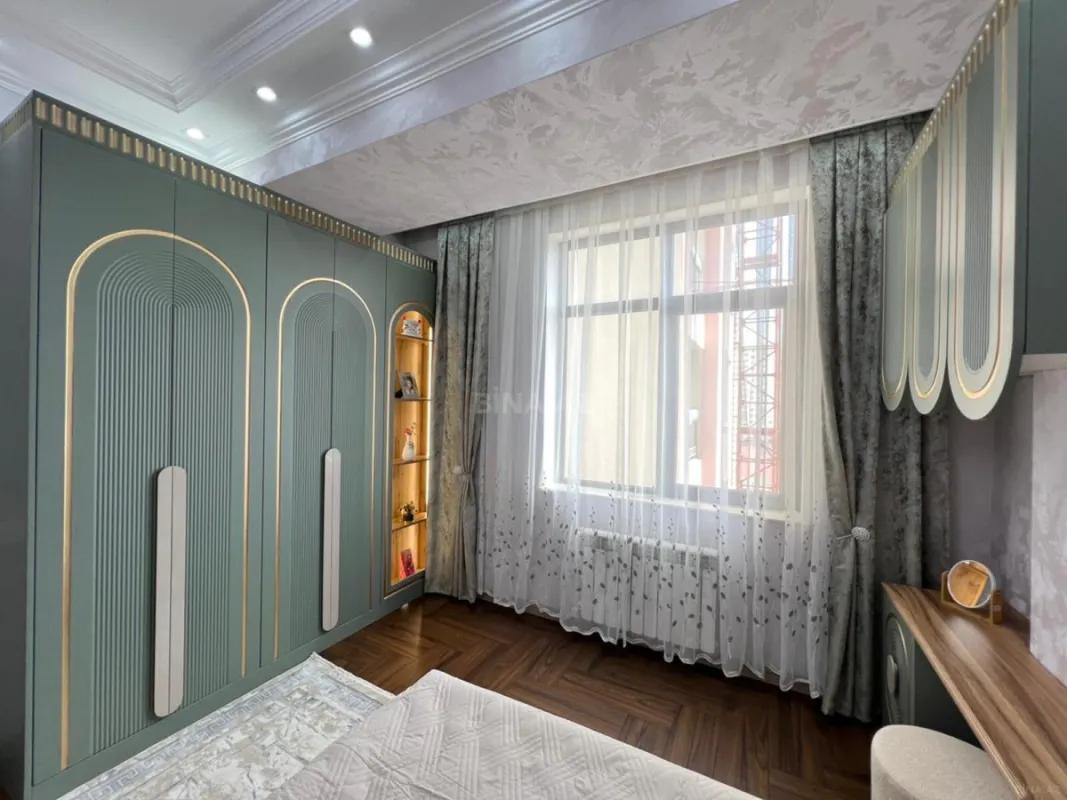 Satılır 3 otaqlı mənzil 129 m²