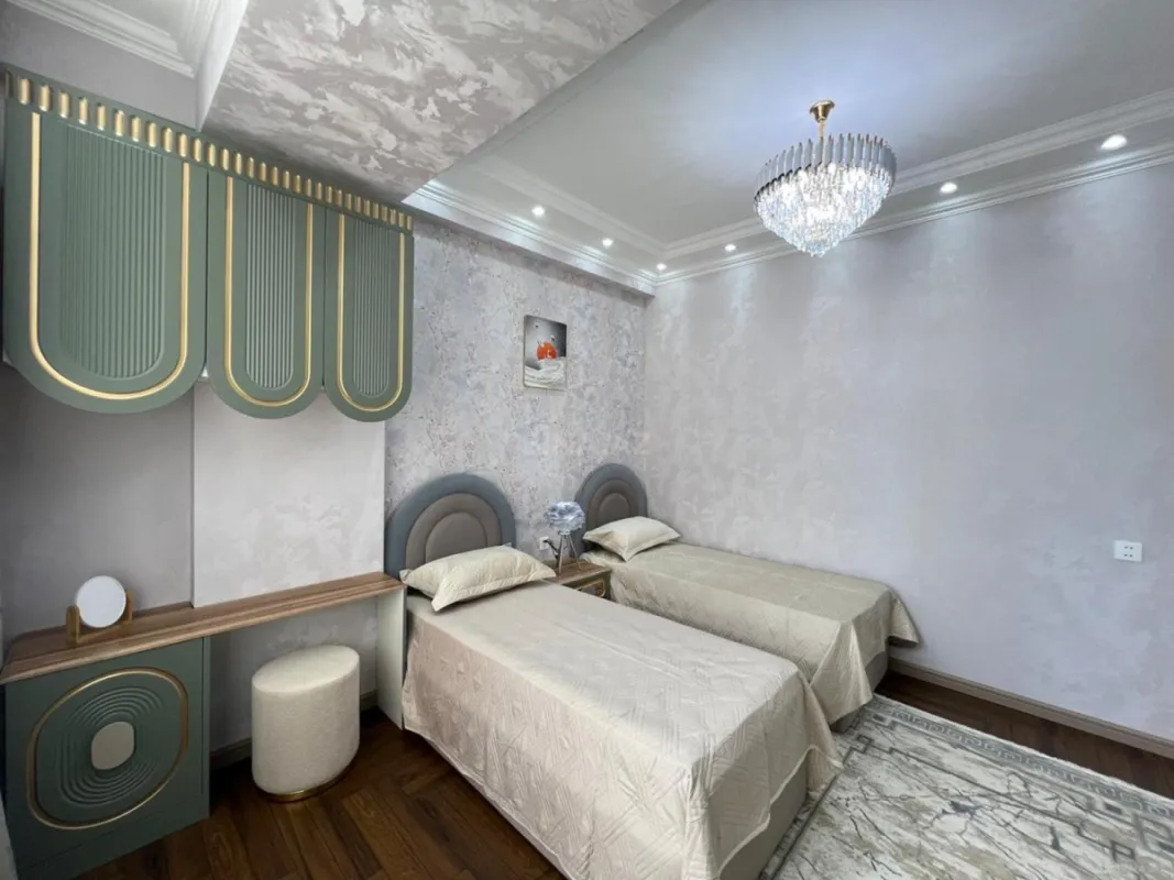 Satılır 3 otaqlı mənzil 129 m²