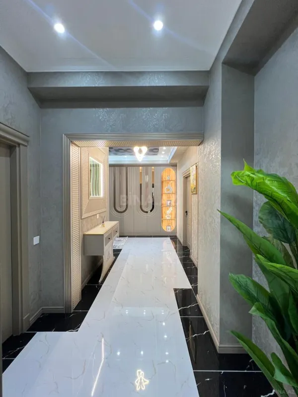 Satılır 3 otaqlı mənzil 129 m²