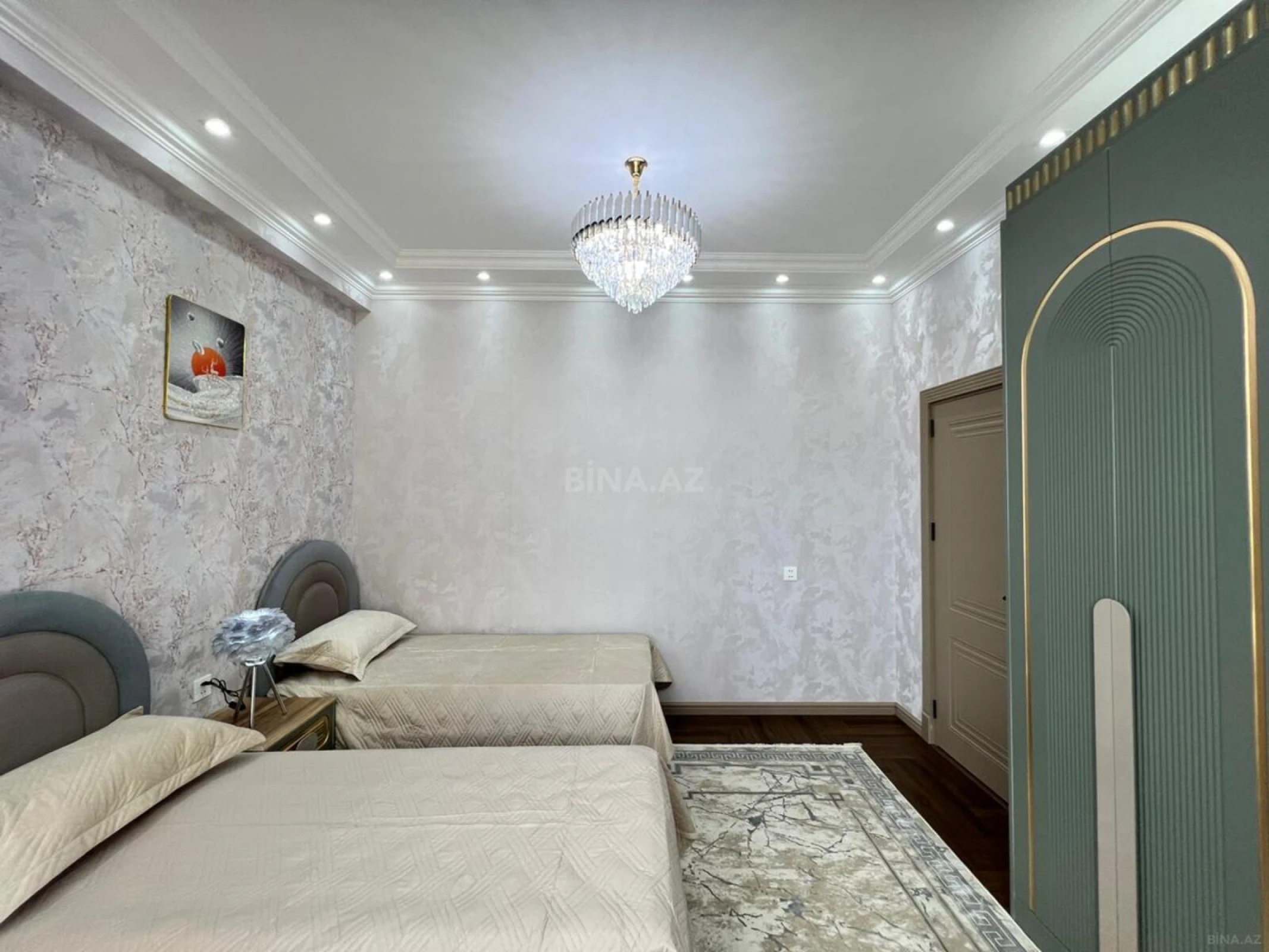Satılır 3 otaqlı mənzil 129 m²