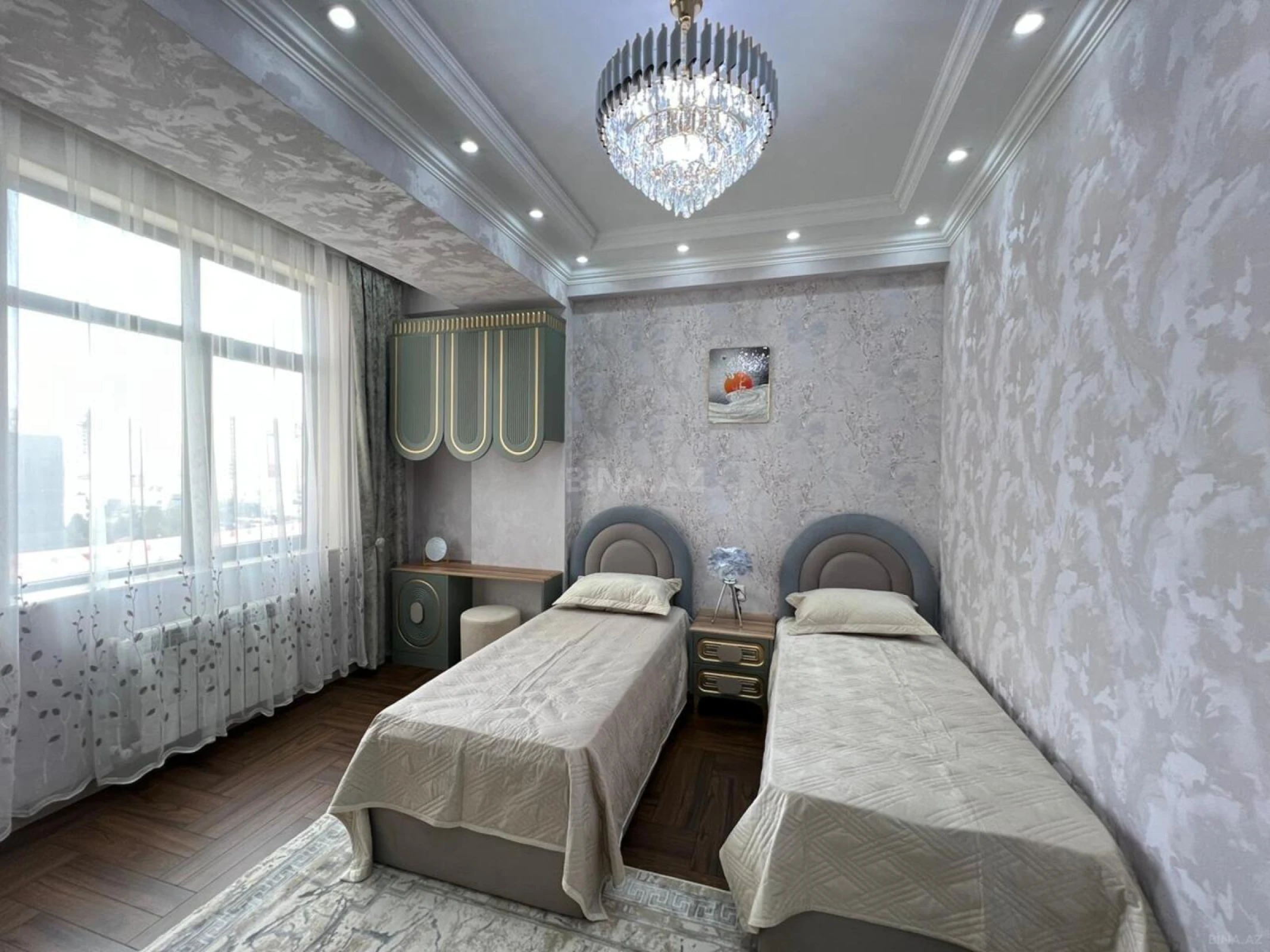 Satılır 3 otaqlı mənzil 129 m²