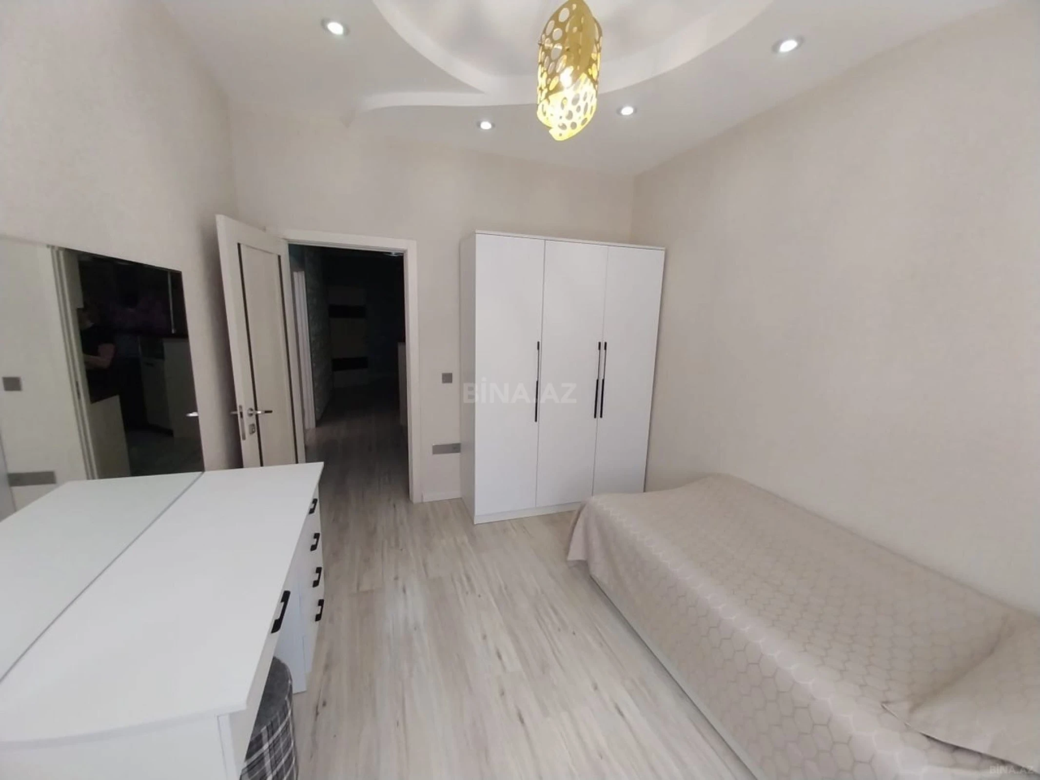 Satılır 3 otaqlı mənzil 102.5 m²