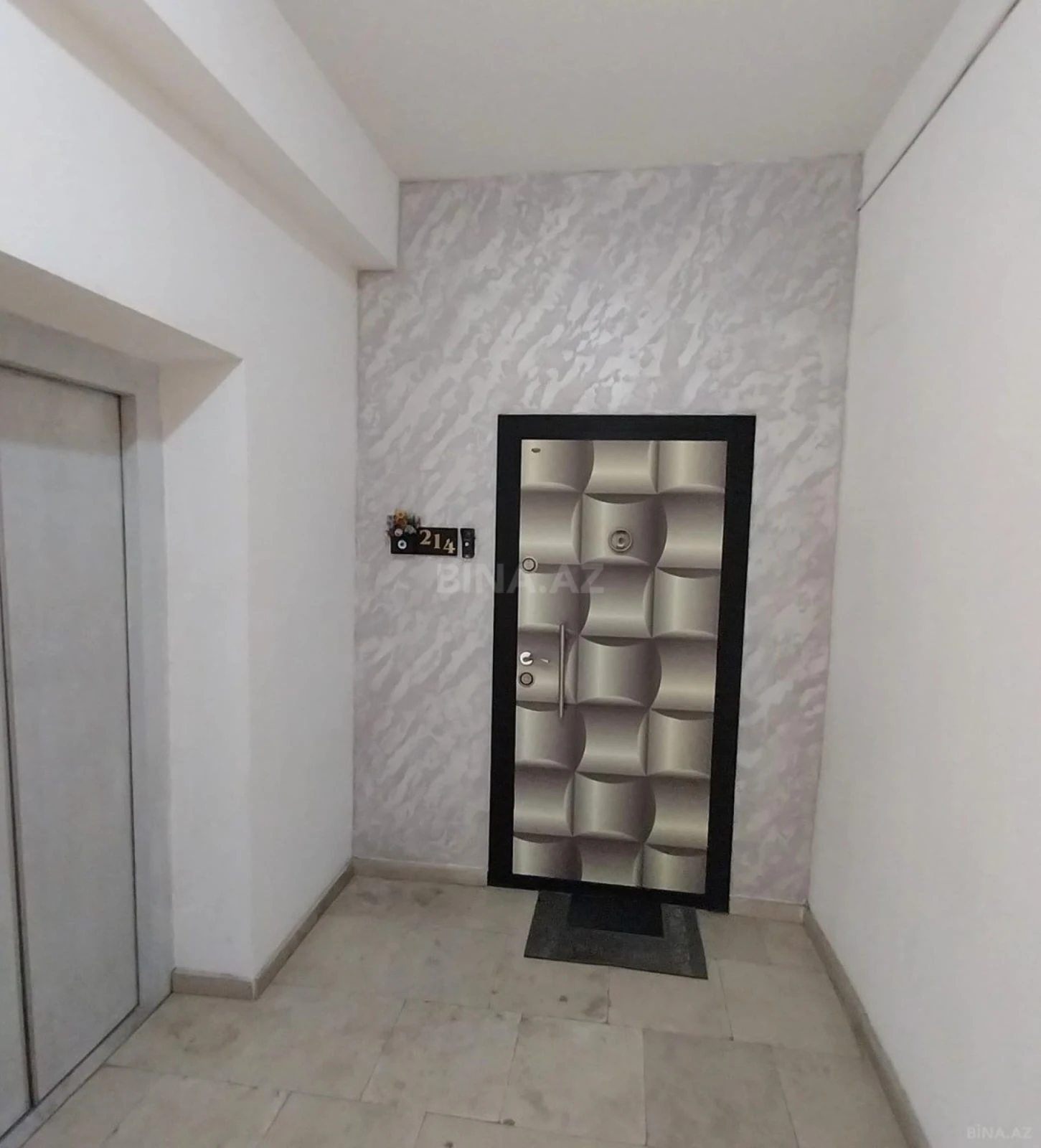 Satılır 3 otaqlı mənzil 102.5 m²