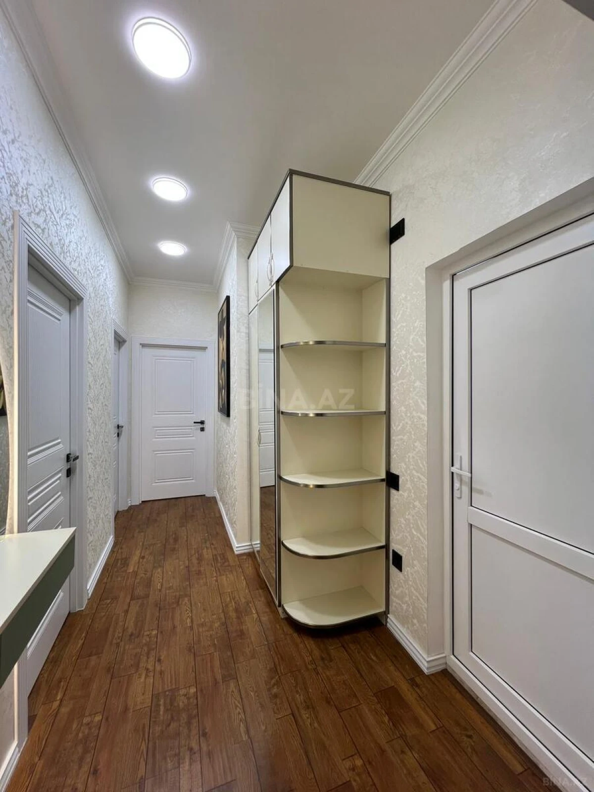 Satılır 2 otaqlı mənzil 70 m²