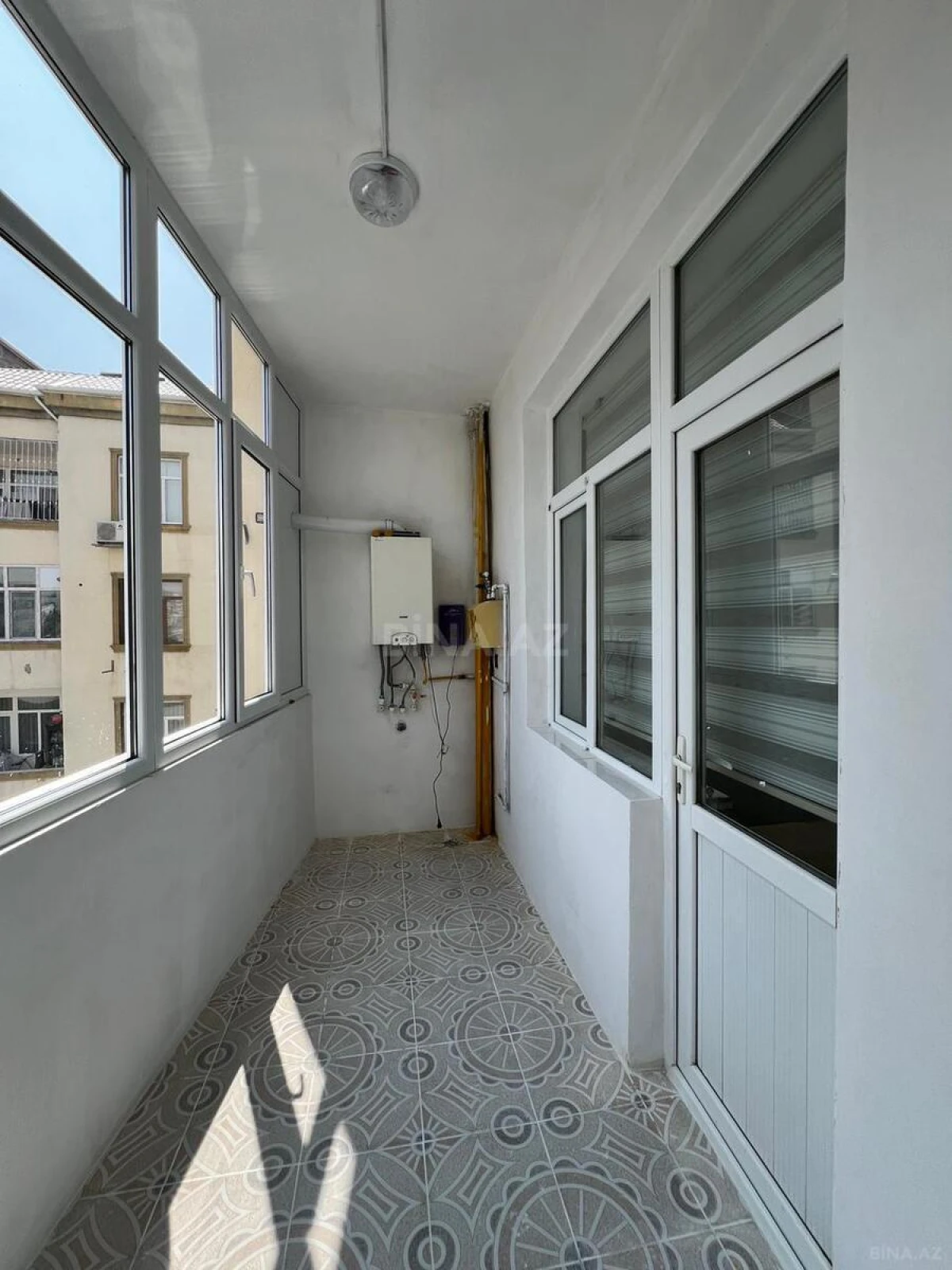 Satılır 2 otaqlı mənzil 70 m²