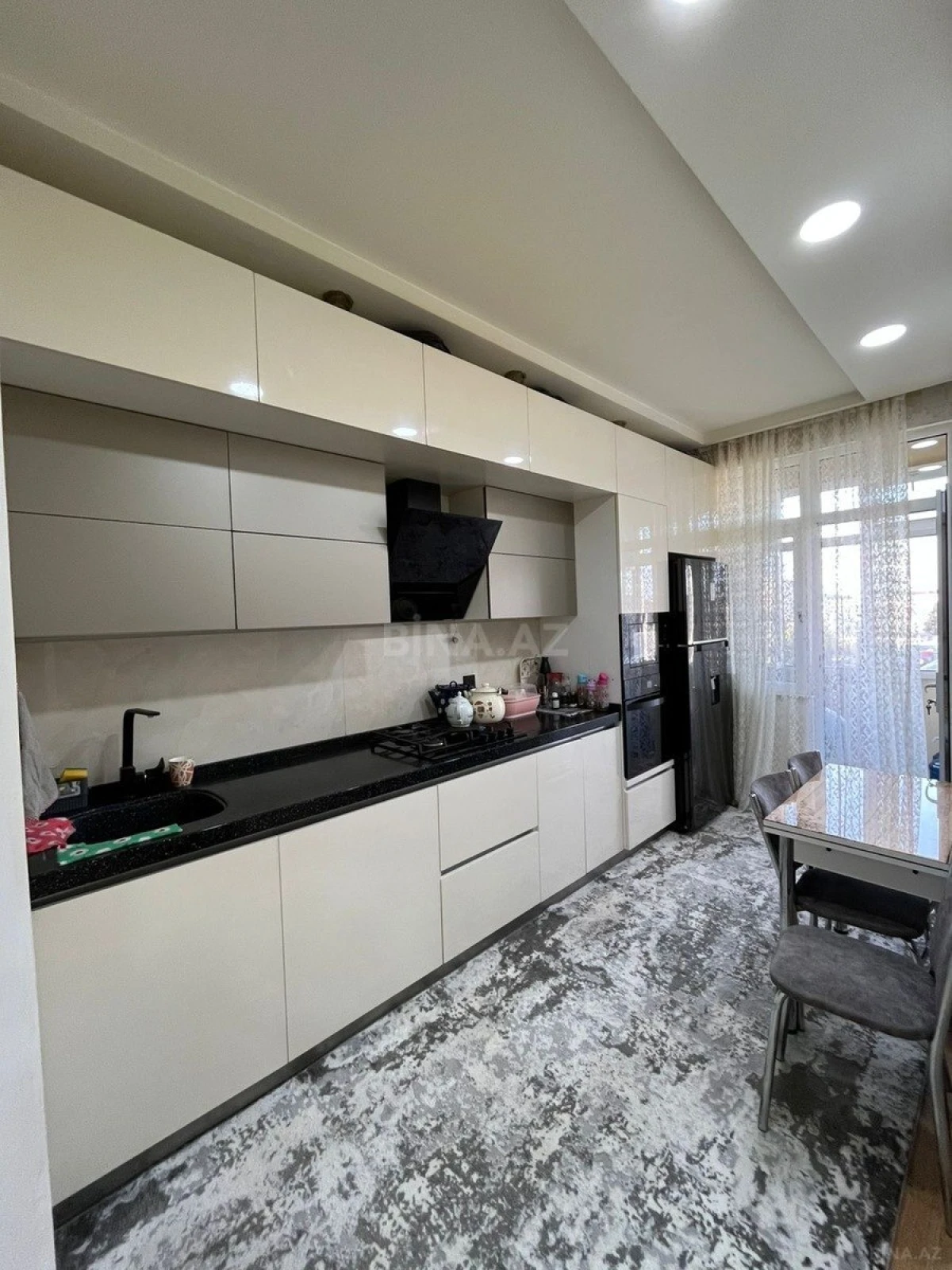 Satılır 2 otaqlı mənzil 65 m²