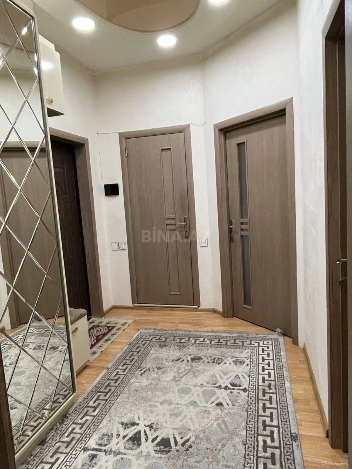 Satılır 2 otaqlı mənzil 65 m²