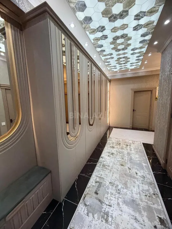 Satılır 3 otaqlı mənzil 127 m²