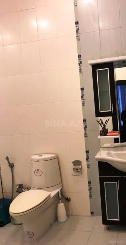 Satılır 3 otaqlı mənzil 144 m²