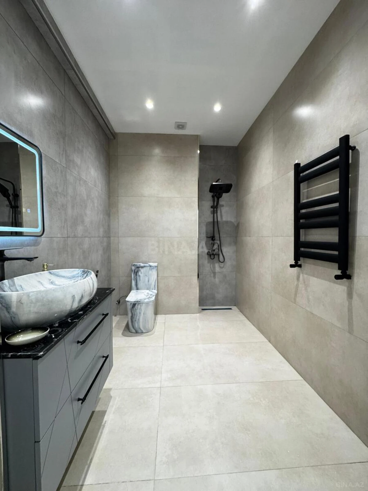 Satılır 2 otaqlı mənzil 65 m²