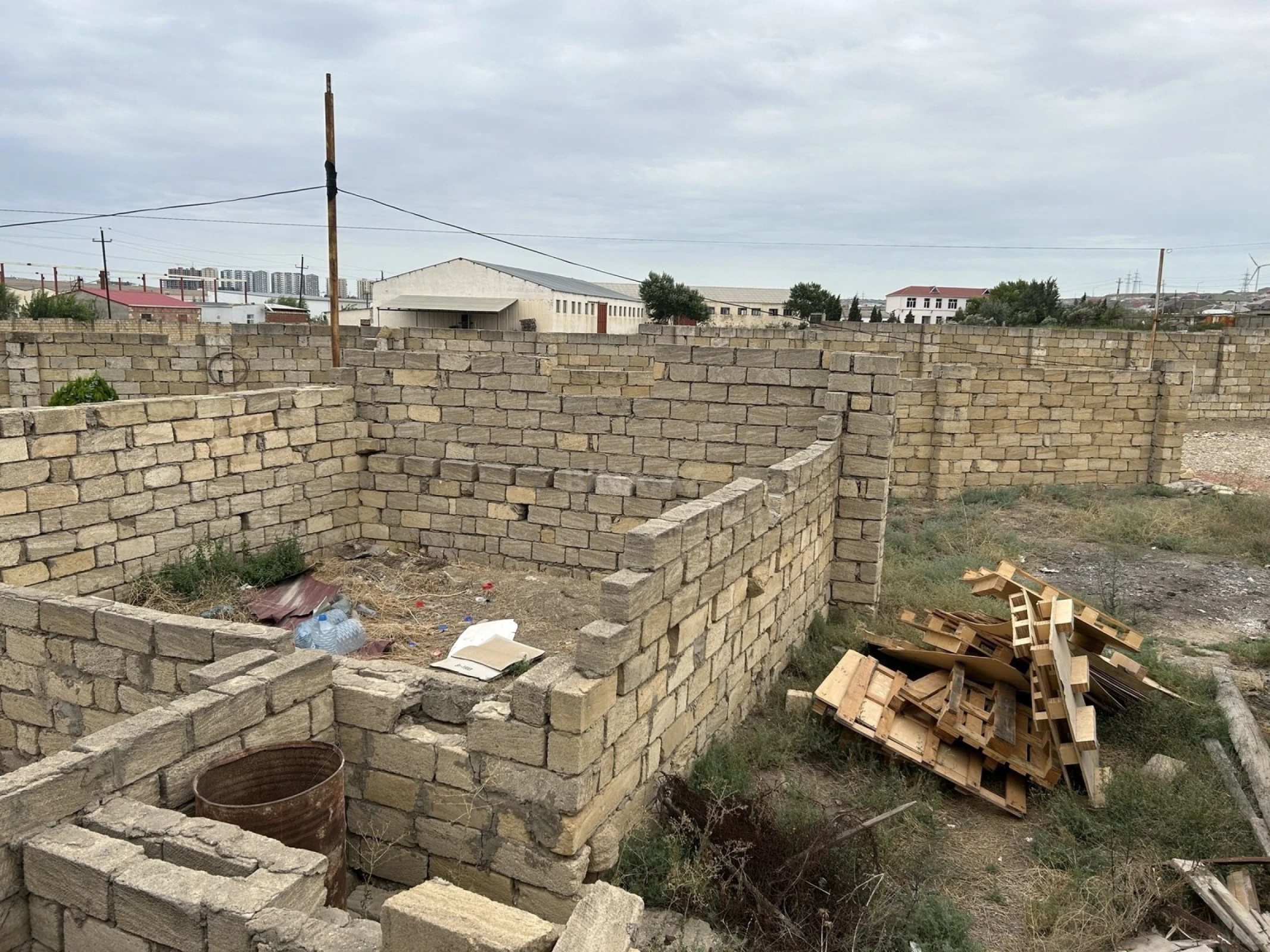 Satılır torpaq sahəsi 1.5 m²