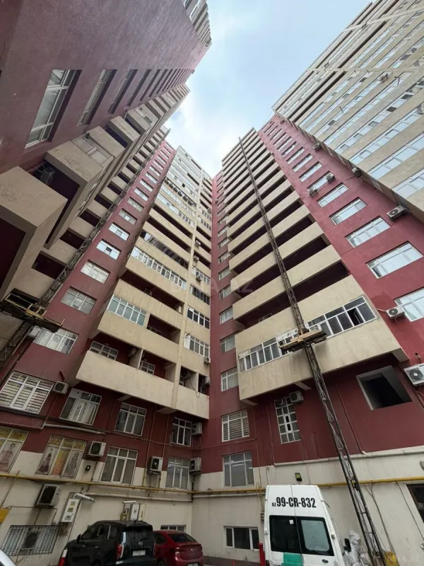 Satılır 3 otaqlı mənzil 113 m²