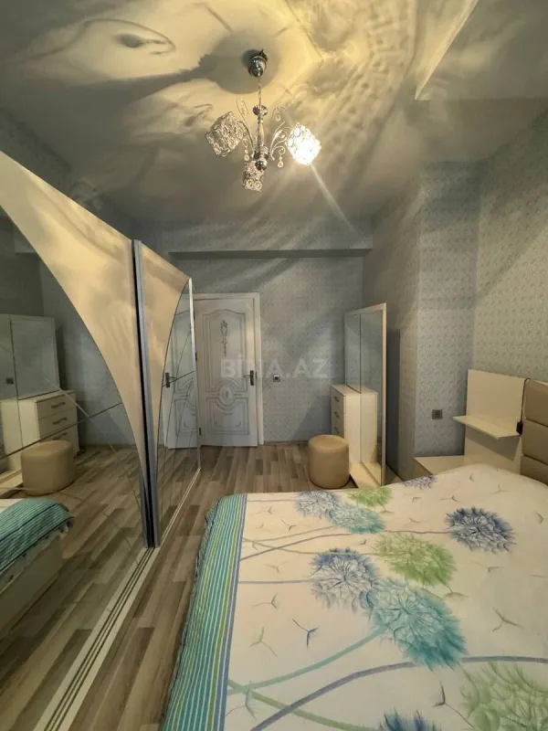 Satılır 4 otaqlı mənzil 100 m²