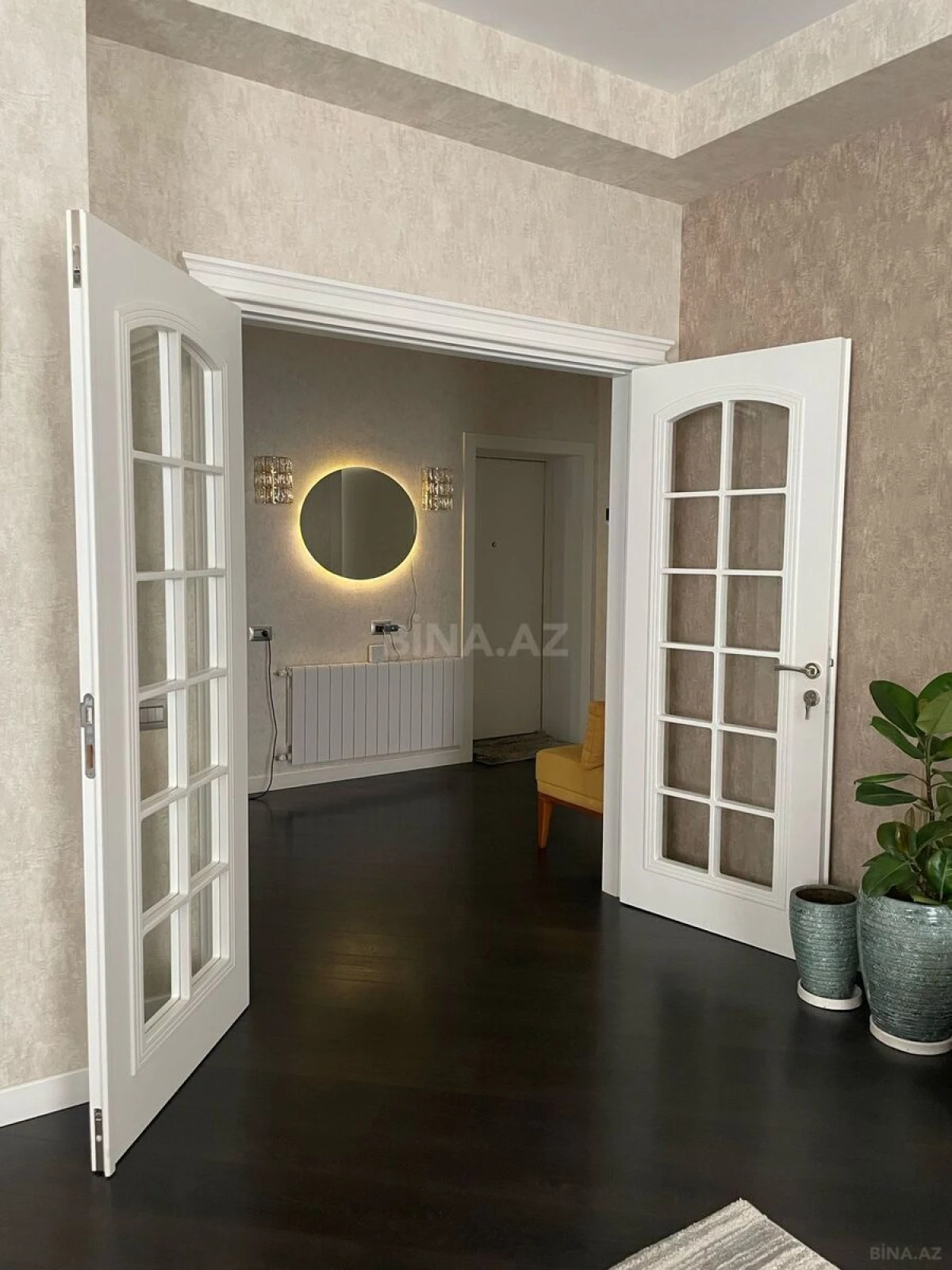 Kirayə verilir 3 otaqlı mənzil 155 m²