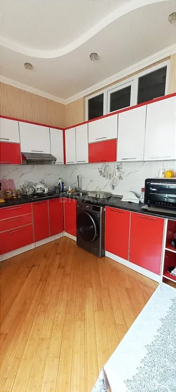 Satılır 2 otaqlı mənzil 65 m²