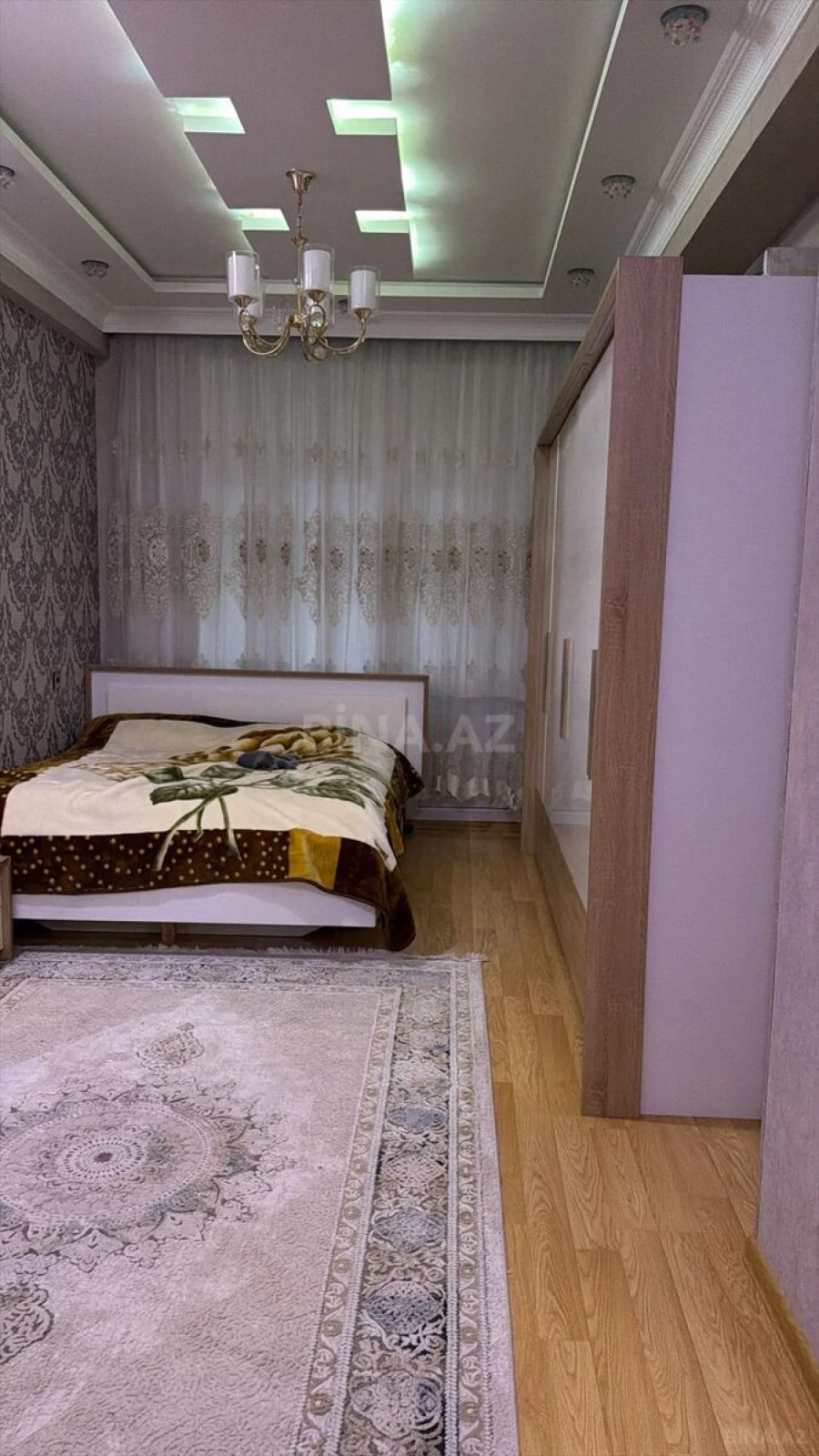 Satılır 3 otaqlı mənzil 152 m²
