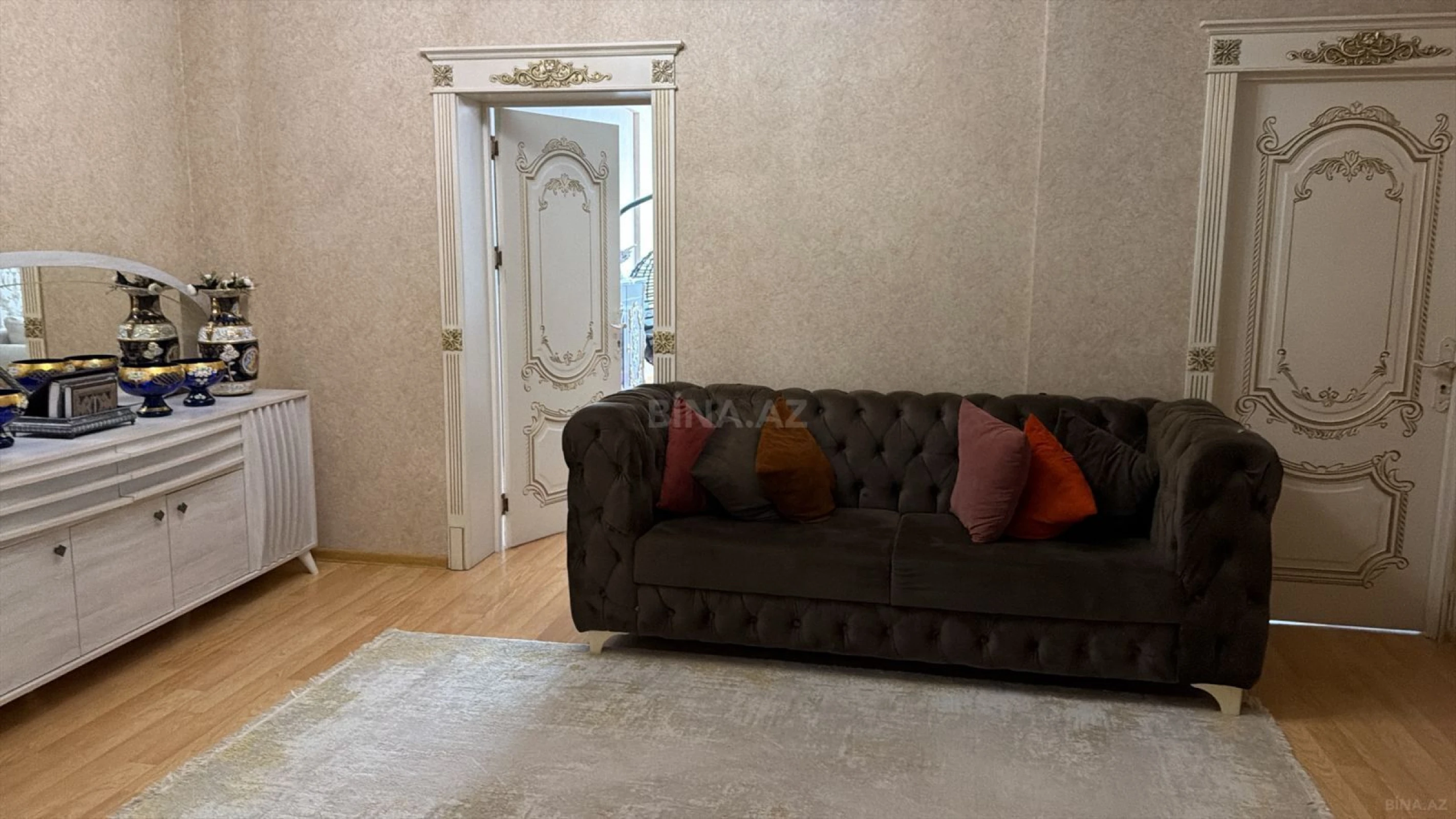 Satılır 3 otaqlı mənzil 152 m²
