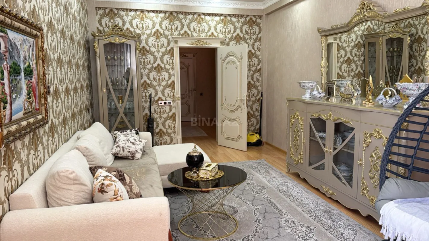 Satılır 3 otaqlı mənzil 152 m²