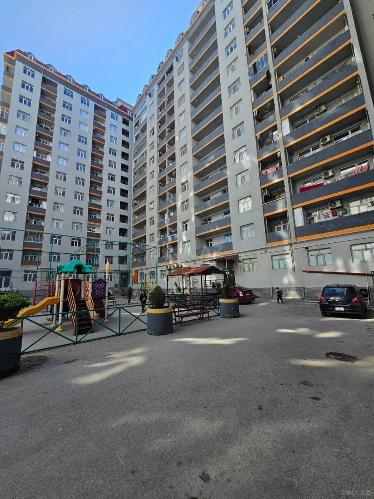 Satılır 2 otaqlı mənzil 64 m²