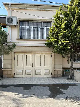 Satılır 4 otaqlı həyət evi 200 m²