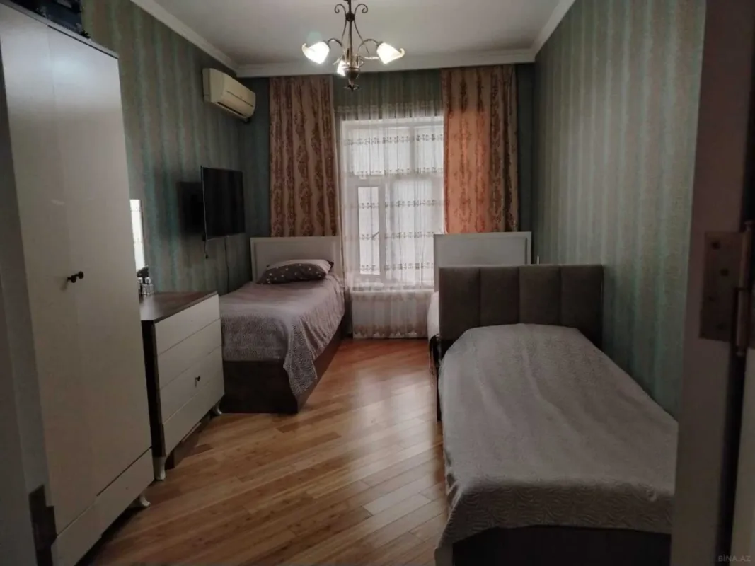 Satılır 4 otaqlı həyət evi 200 m²