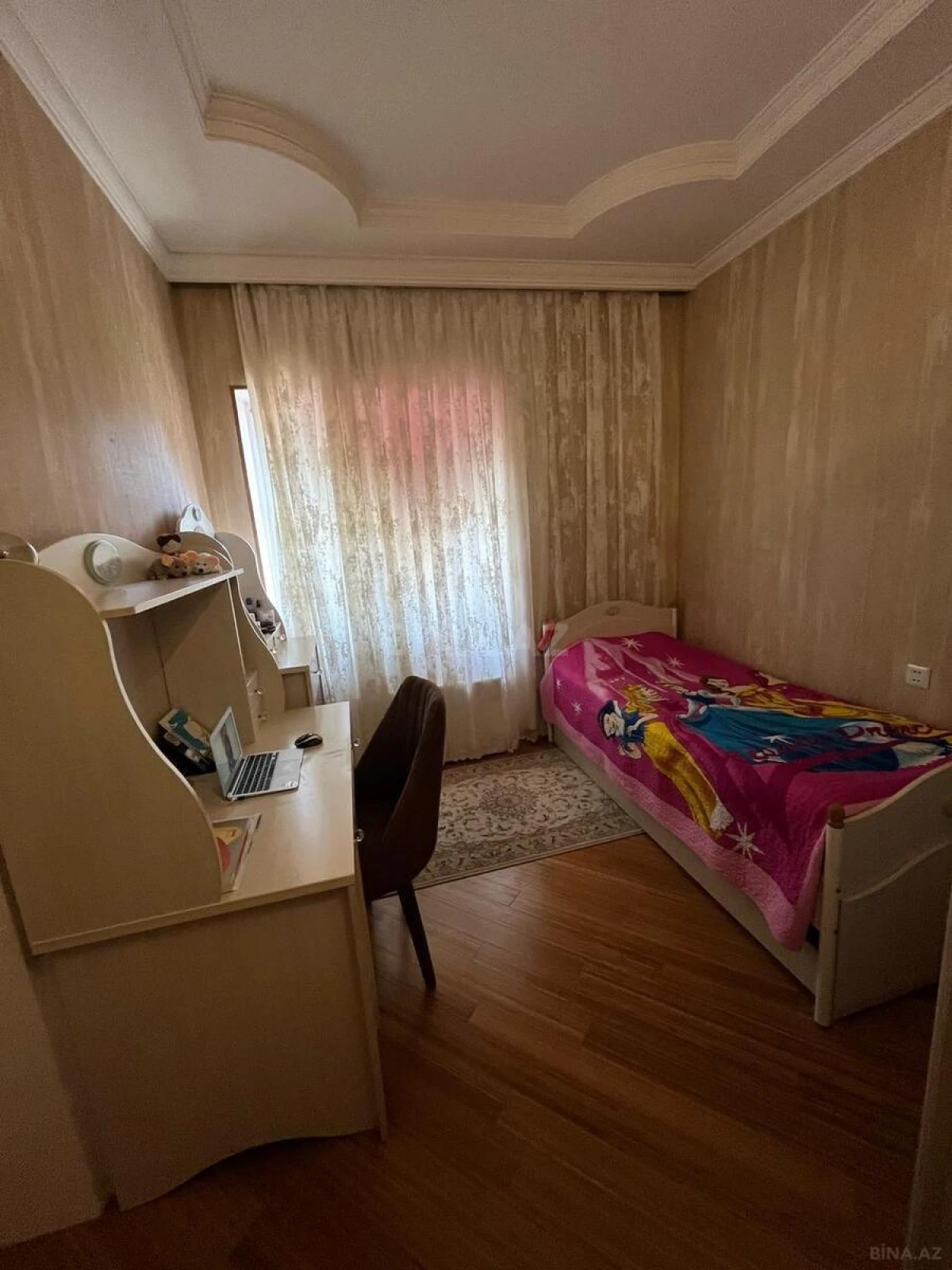 Satılır 4 otaqlı həyət evi 200 m²