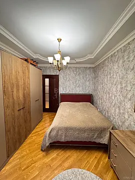Satılır 4 otaqlı mənzil 85 m²
