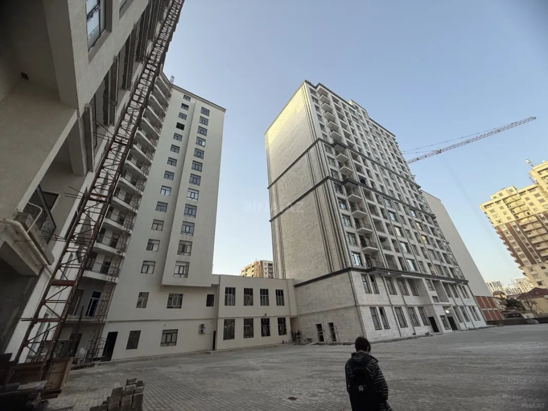 Satılır 2 otaqlı mənzil 85 m²