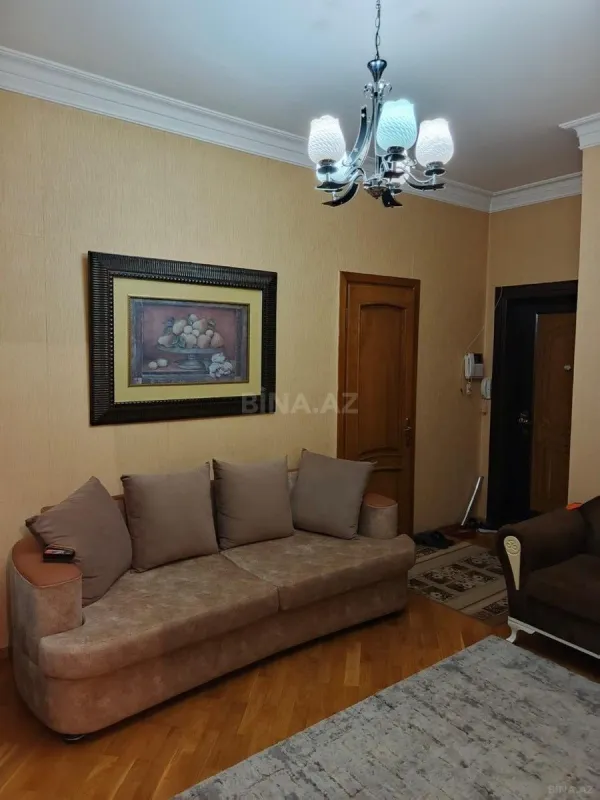 Satılır 3 otaqlı mənzil 106 m²