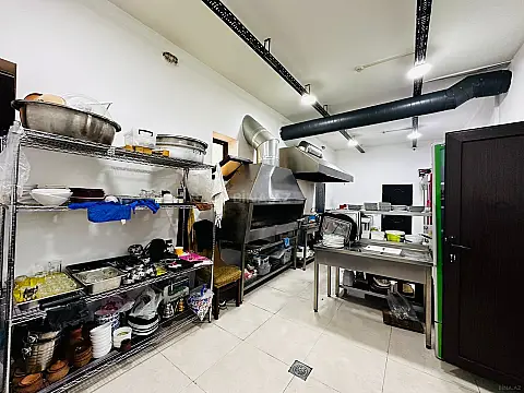 Satılır obyekt 420 m²