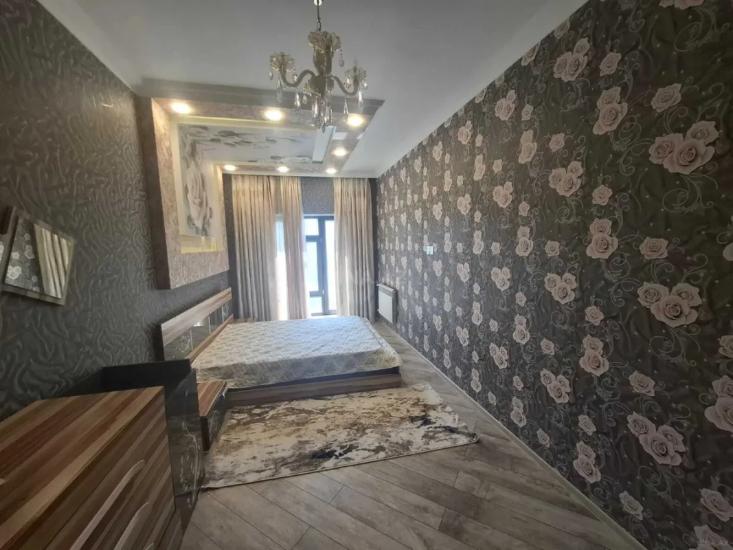 Kirayə verilir 2 otaqlı mənzil 90 m²