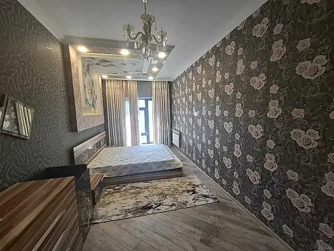 Kirayə verilir 2 otaqlı mənzil 90 m²