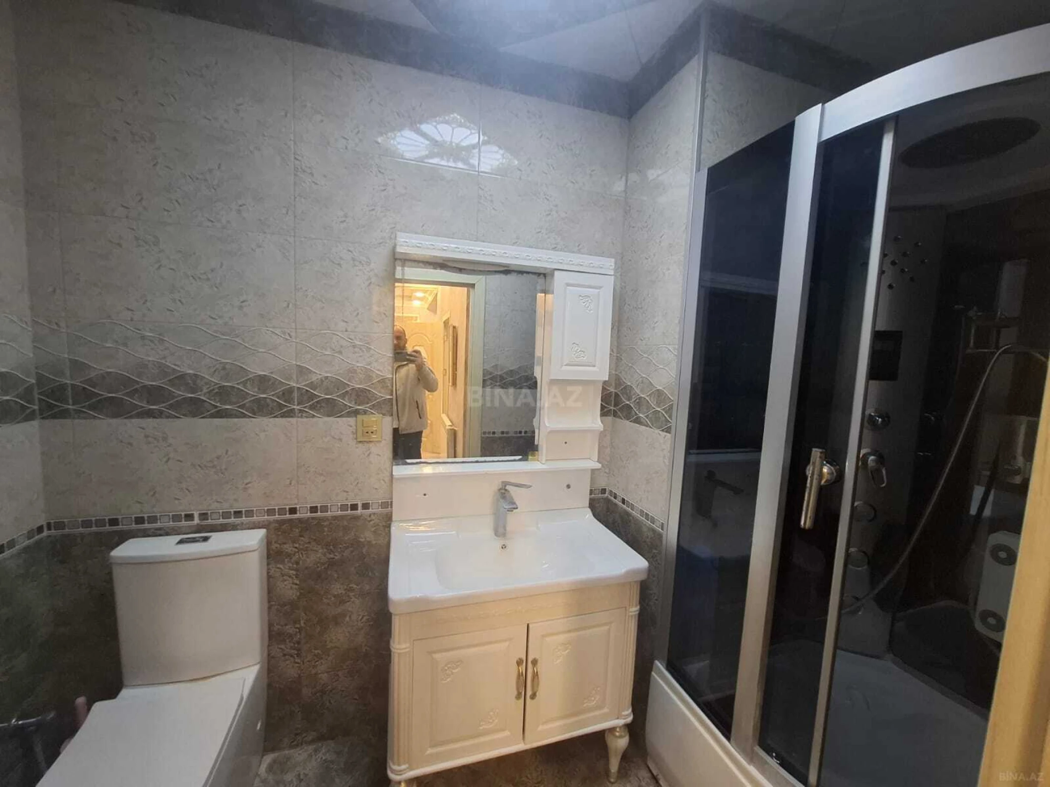 Kirayə verilir 2 otaqlı mənzil 90 m²