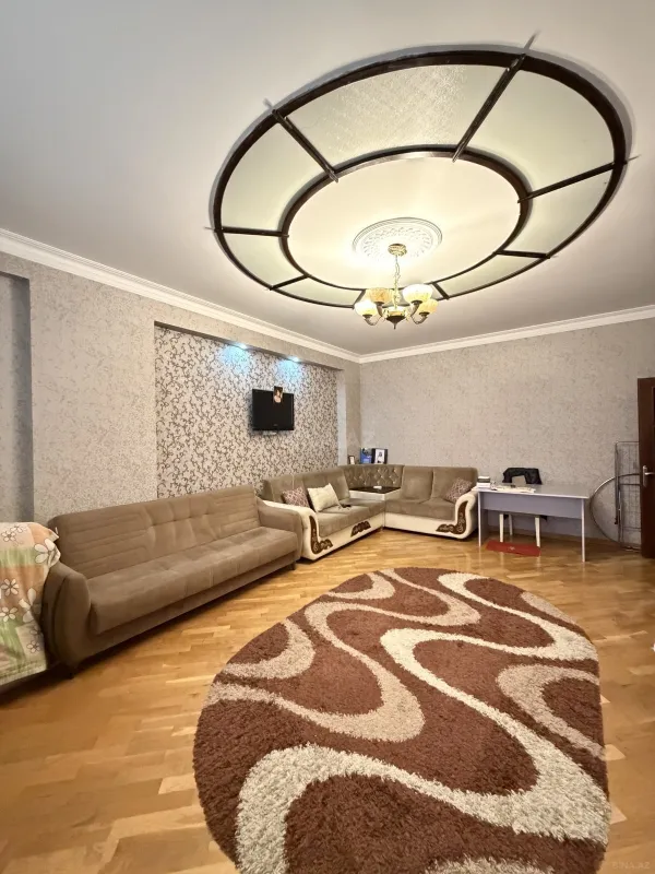 Satılır 2 otaqlı mənzil 80 m²