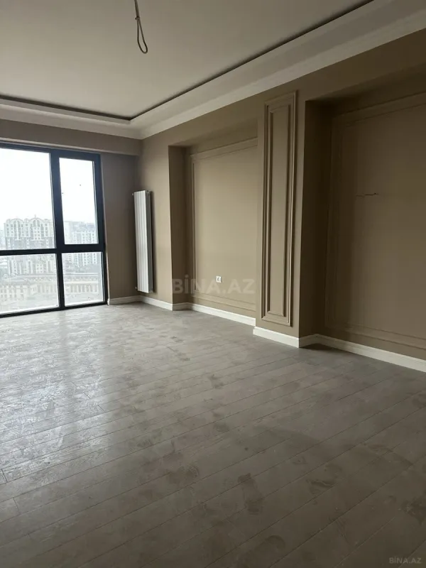Satılır 3 otaqlı mənzil 105 m²