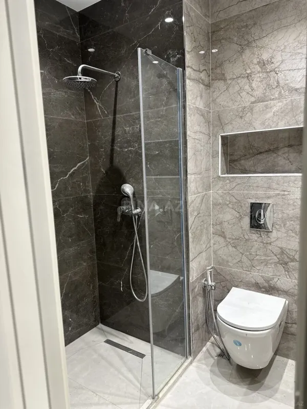 Satılır 3 otaqlı mənzil 105 m²