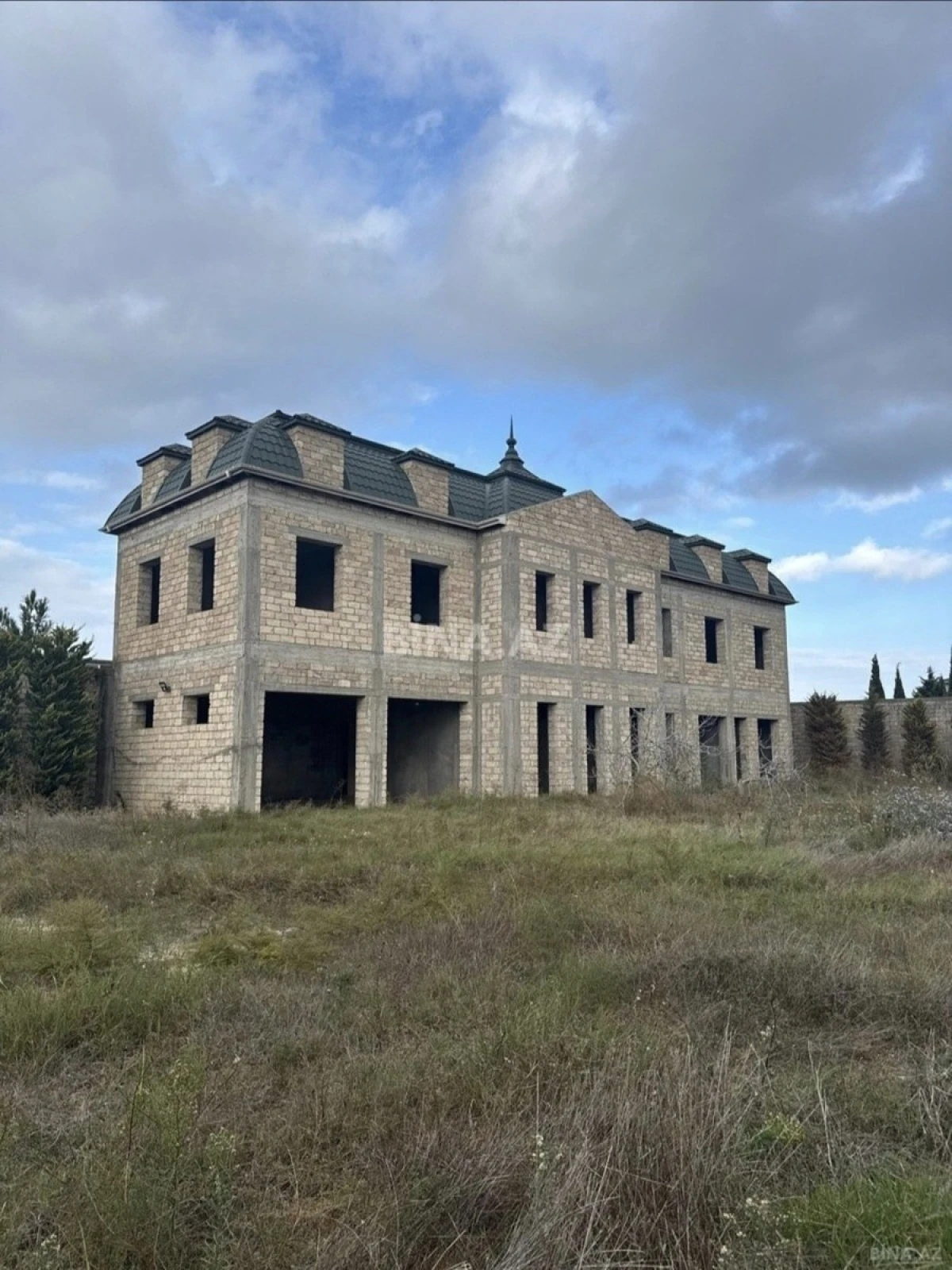 Satılır həyət evi 1300 m²