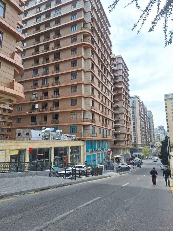 Satılır 1 otaqlı mənzil 35 m²