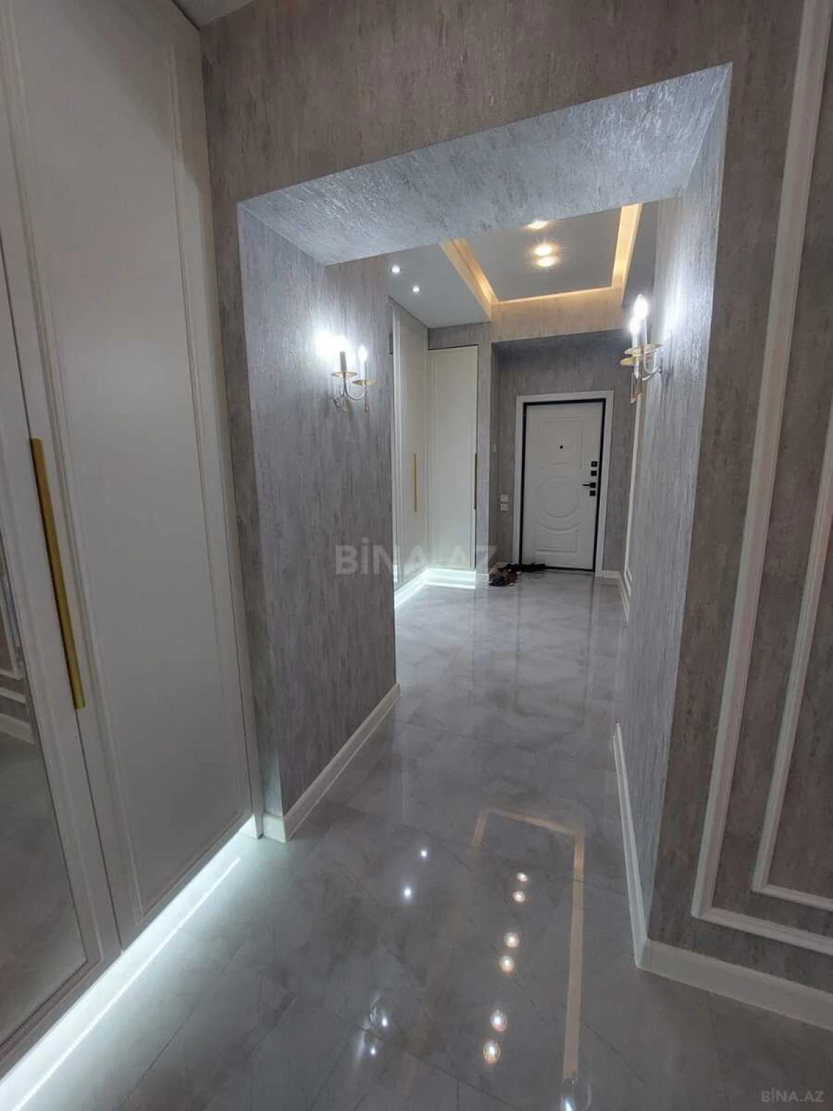 Satılır 2 otaqlı mənzil 110 m²