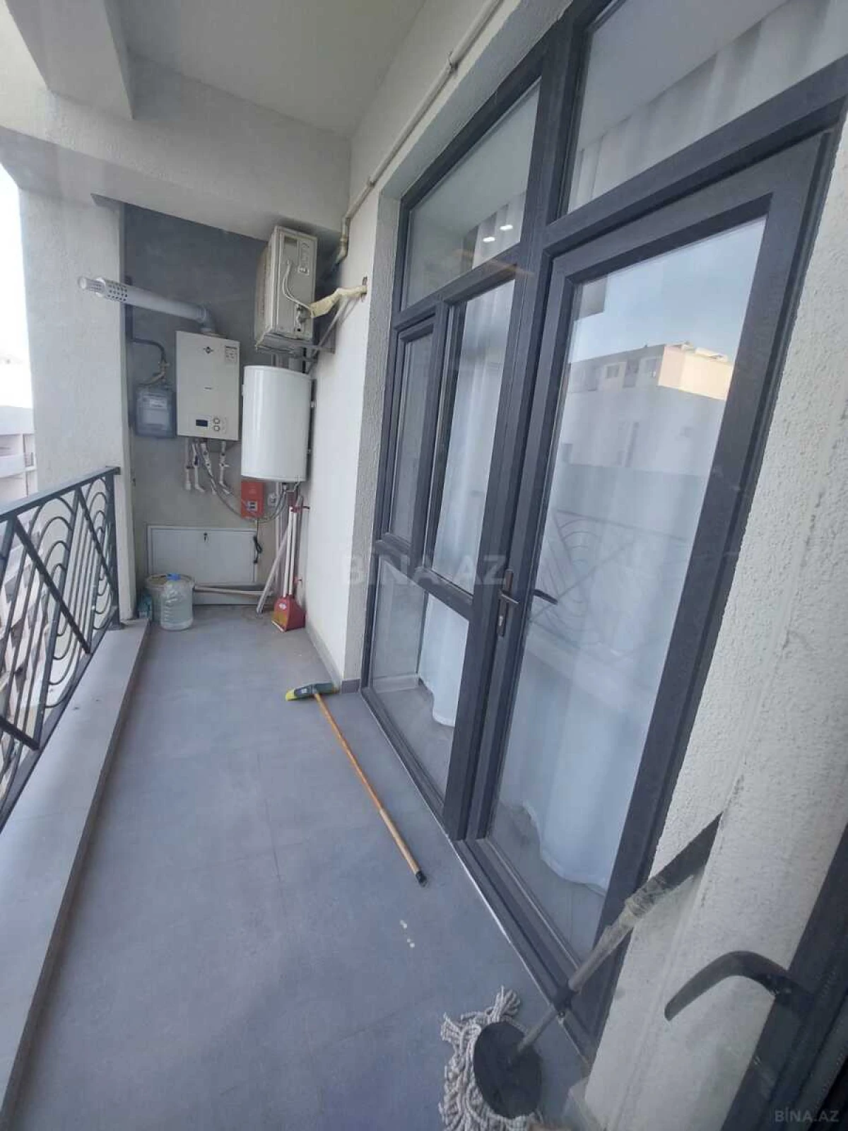 Satılır 2 otaqlı mənzil 110 m²
