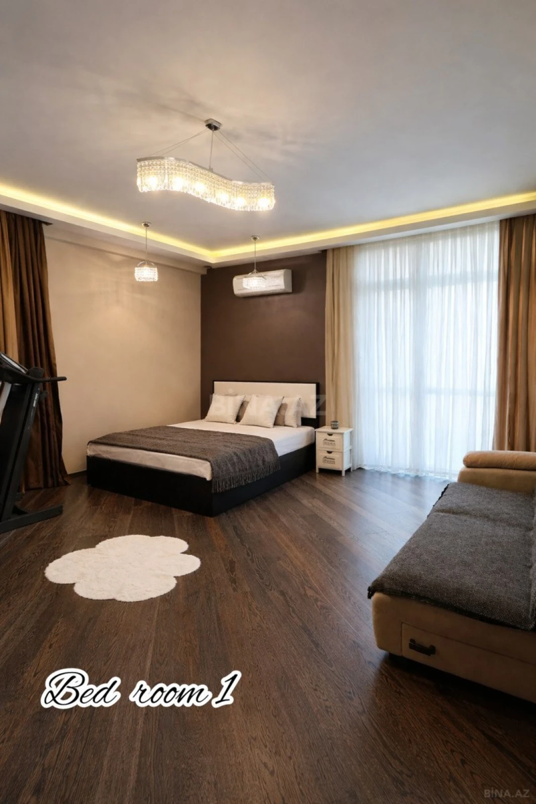 Kirayə verilir 4 otaqlı mənzil 150 m²