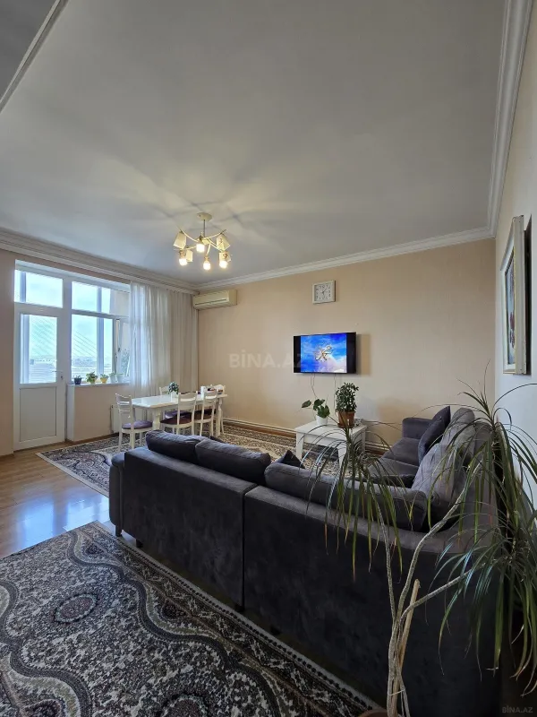 Satılır 3 otaqlı mənzil 86 m²