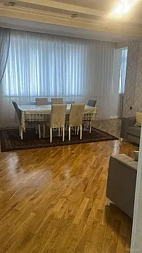 Satılır 3 otaqlı mənzil 93 m² — Bakı, Memar Əcəmi yanı 3 otaq 93.00 m²