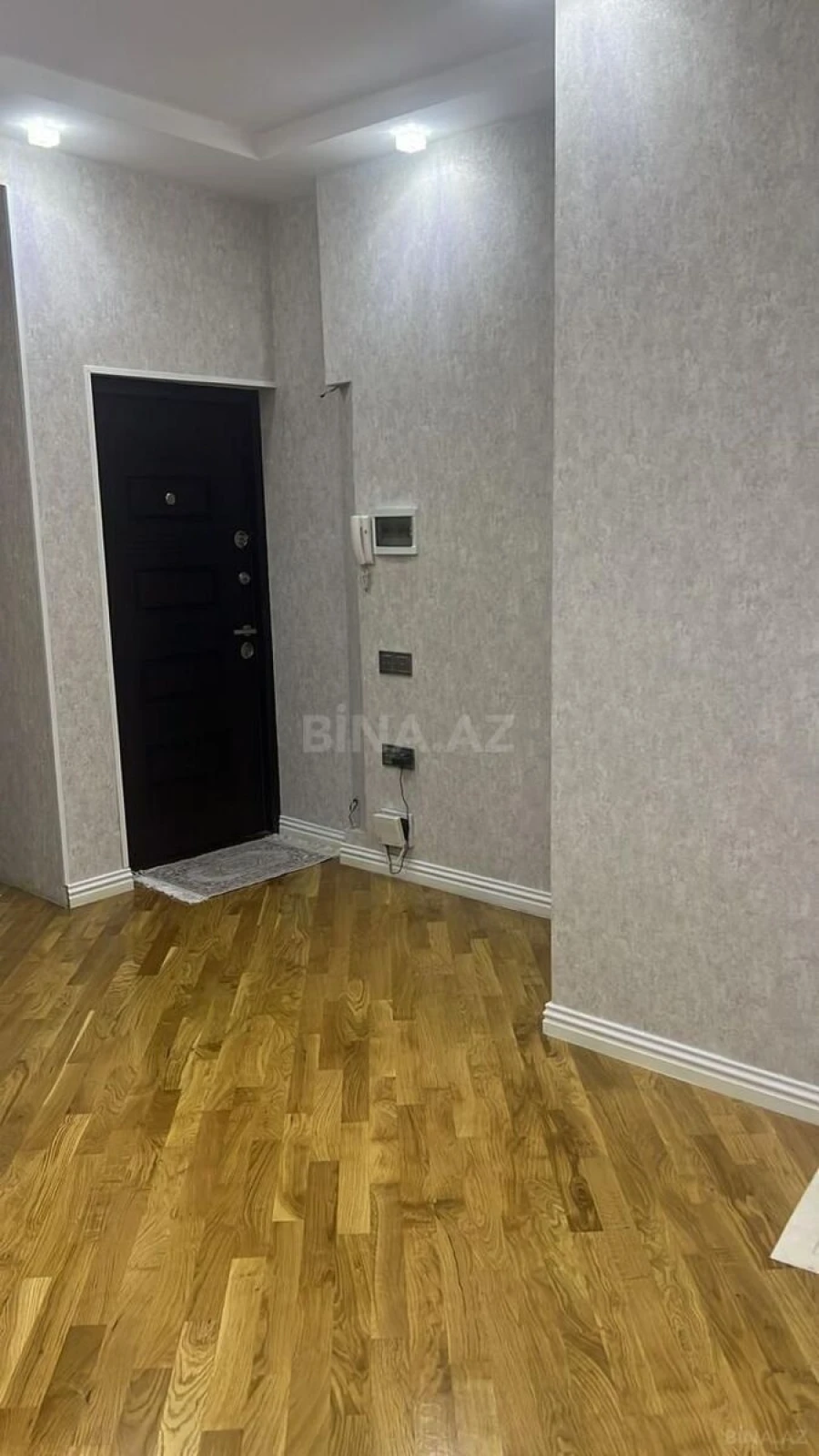 Satılır 3 otaqlı mənzil 93 m²